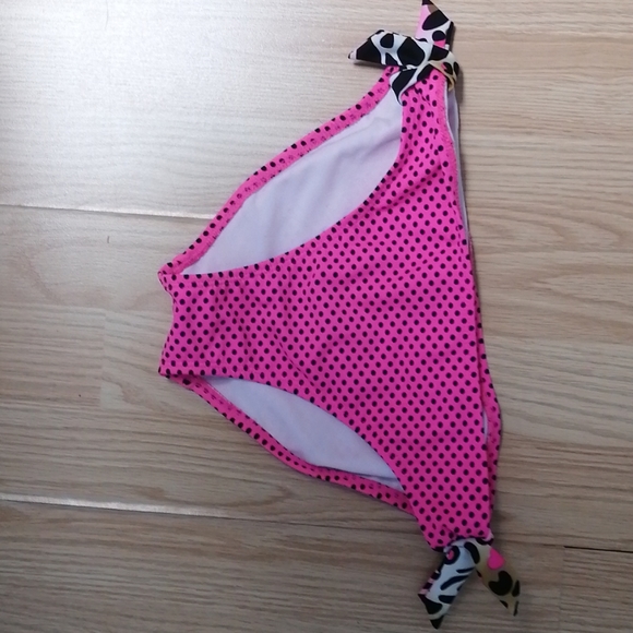 Swimsuit - Picture 2 of 4